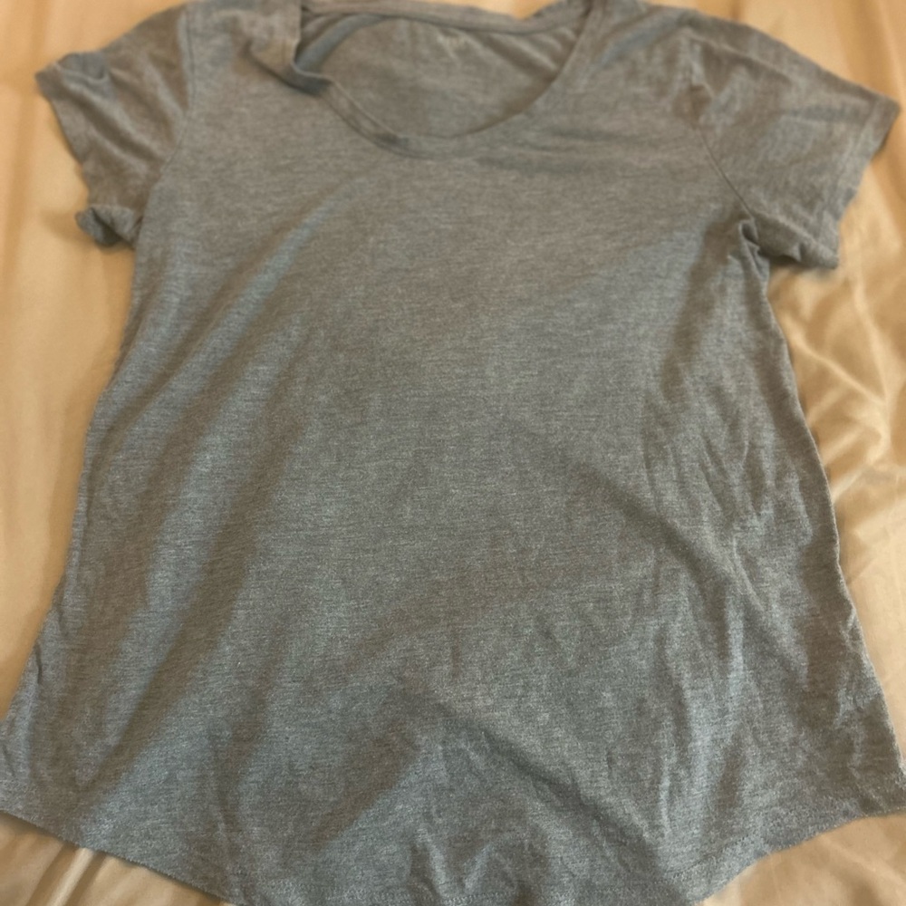 a.n.a Heather Gray Short Sleeve Tee
